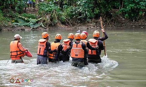 The City Government of Davao, through the City Disaster Risk Reduction and Management Office, executed the first-ever Davao City River-wide Flood Drill on Saturday, July 29. The drill aims to improve the coordination and resilience of the BDRRMCs as well as test the plans and procedures that would be in effect during a real emergency.
