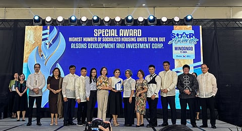 The Pag-IBIG StAR Awards recognize top-performing employers, developers, and collection partners in Mindanao for the second half of 2024. Representing Alsons Dev on stage are Jr. Liaison Assistant Crisbert Mating (fourth from left), Legal Management Sr. Supervisor Julie Sarah Cariño (fifth from left), Finance Officer Jocelyn Celeste (sixth from left), Legal Management Manager Gloria Concepcion (center), Sr. Finance Supervisor Evangelica Albaera (fifth from right), and Jr. Legal Management Assistant Lienard Tacdol (fourth from right)