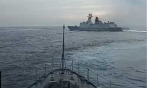 DANGEROUS MANEUVER. A Chinese warship, which the Philippine military reported to have conducted “aggressive and unsafe maneuvers” against the Philippines’ BRP Emilio Jacinto (PS35) while the latter was conducting routine maritime patrols in Bajo de Masinloc in the West Philippine Sea on May 5, 2025. On Thursday (May 8, 2025), Senate Majority Leader Francis Tolentino denounced the actions, saying this is a blatant violation of international maritime rules, and called on the Department of Foreign Affairs to file a formal diplomatic protest against China. (Screengrab from video of BRP Emilio Jacinto)