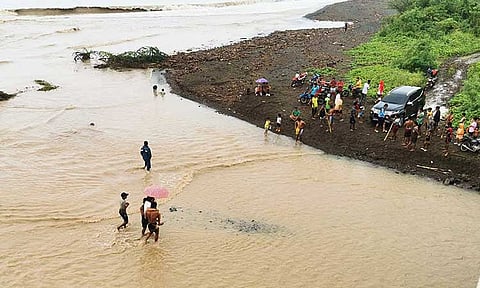 Residents of Jose Abad Santos (JAS) in Davao Occidental have been cut off from the rest of the Davao Region for three days now following the collapse of the Lawayon Bridge approach in Barangay Mangile. Continuous rains brought by the Intertropical Convergence Zone (ITCZ) triggered flooding along the Lawayon River, damaging the bridge and rendering it impassable.