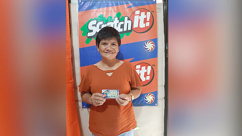 Inahan gikan sa Batangas nakadaog og P200,000 gikan sa usa ka ScrathIt ticket.