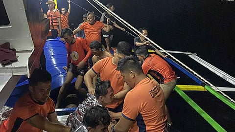 PCG rescues 6 as motorboat capsizes off Sulu