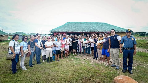 Kanlaon evacuees in Bago City return home