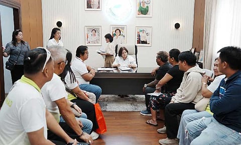 Guv backs establishment
of health center in Porac
