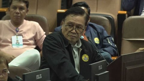 Alcover threatens to resign