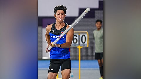 Obiena, pipila ka langyaw nga pole
vaulters nagbakasyon sa Palawan 