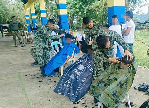 ILOILO. Personnel from the 1st Iloilo Provincial Mobile Force Company (PMFC), the 601st Mobile Company of the Regional Mobile Force Battalion in Western Visayas (RMFB 6), and the Philippine Army conduct community engagement in Barangay Bad-as, San Joaquin, Iloilo, on September 29 to 30, 2025. The activity included lectures on crime prevention and drug awareness, dialogues with residents, and free services such as haircuts. 