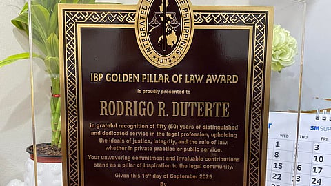 FPRRD nakadawat og IBP Golden Pillar of Law Award
