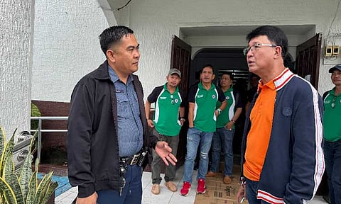 COORDINATION
San Luis Mayor Jayson Sagum and Police Captain Glenn Deblois, the town’s chief of police, discuss peace and order situation in the municipality. - Princess Clea Arcellaz