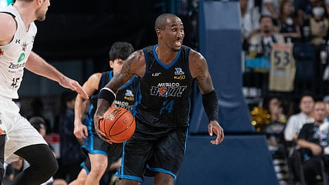 Bolts giligsan sa Pilots sa EASL