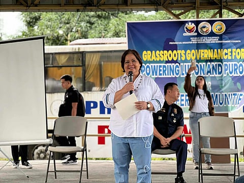 Barangay leaders receive assistance from Capitol 