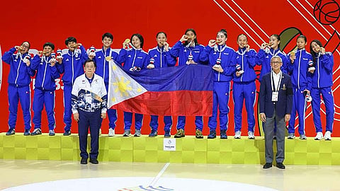 The Gilas men’s and women’s teams / Photos from POC Media
