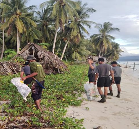 ZAMBOANGA. Troops of the 104th Infantry Battalion (104IB) conducted simultaneous road and coastal clean-up drives on Saturday, January 10, in selected villages of two towns in the province of Sulu in line with their commitment to environmental protection and strengthening civil-military relations. 