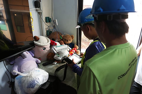 A Converge technical team checks the connectivity of a subscriber.