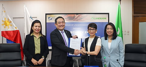 MOU. Landbank and Social Security System (SSS) top executives pose after signing a memorandum of understanding for the SSS Loan Lite Program on Dec. 11, 2025, at the SSS Main Office in Quezon City. The agreement strengthens the partnership between Landbank and SSS by enabling fully digital micro-loan processing for SSS members.
