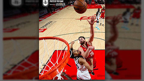Rockets misulbong batok Wolves