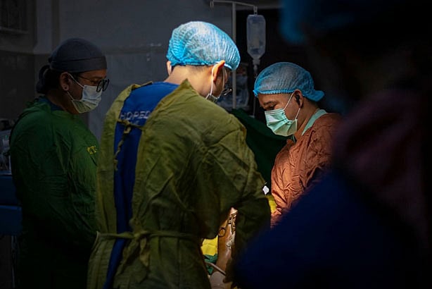 Lapu-Lapu City Hospital performs 1st major orthopedic surgery