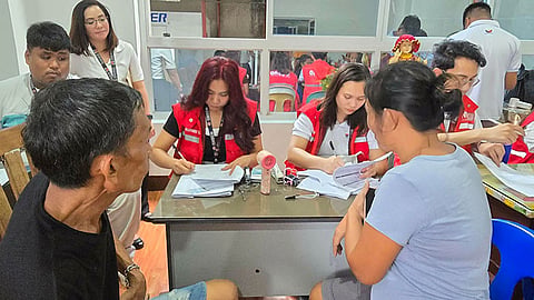 DSWD 6 releases cash aid to fire-hit families in Benedicto