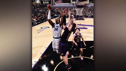 Magic nip Lakers on Carter’s putback
