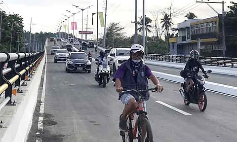 The Ma-a–Magtuod Flyover is now fully open to the public starting today, March 2, 2026. Motorists and vehicles are now free to use the newly opened flyover as traffic flow improves in the area. 