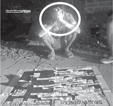 Kanhi embalmer nga nahimong pusher, tiklo
