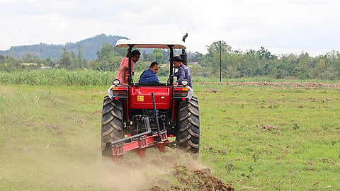 SRA turns over P27M farm machineries, equipment to sugarcane groups