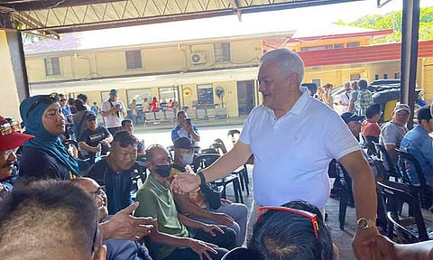 Solon to distribute P2-M
rice to trike, jeepney drivers
