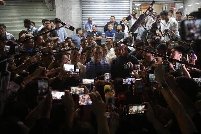Political tensions threaten business economy