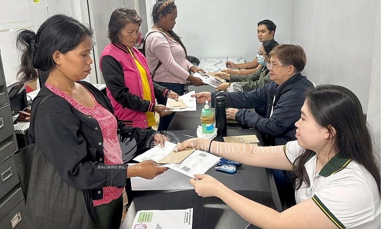 Marilog rice, corn farmers get cash aid from DA-Davao