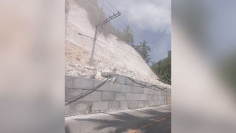 Motorista sa Sogod nabalaka sa pagdahili sa mga bato, yuta