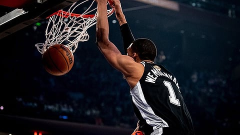 Spurs avoid 3-0 hole
