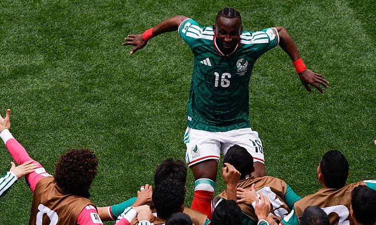 Mexico wins WC opener