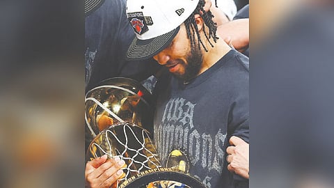 Knicks mopahigayon og victory parade sa unang higayon