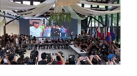 Comelec chair, mga senador gilambigit sa ‘kwarta sa maleta’