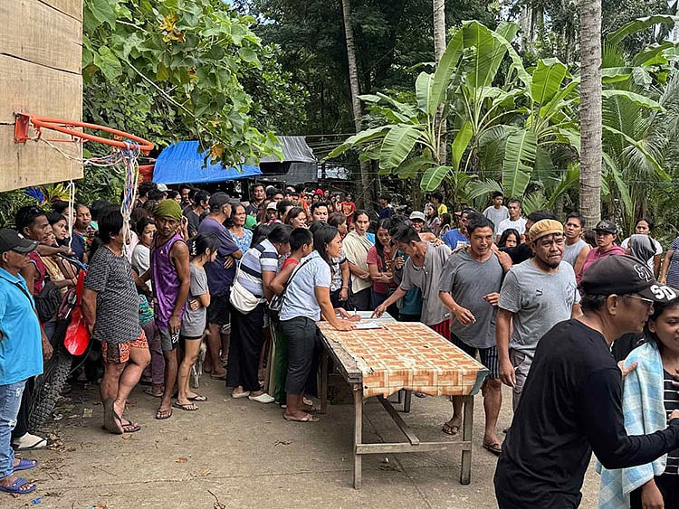 Filipino-Chinese groups unite to deliver P11M in quake assistance
