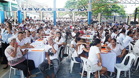 City, housing residents sign contract to sell for P200/sqm lots in Molo