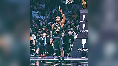 Nananghid na si James sa LA Lakers