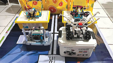 Medellin science school wins
national robotics competition