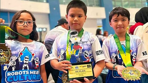 Teamwork yawe sa kalampusan sa mga tinun-an sa Lapu sa Robotics Olympiad