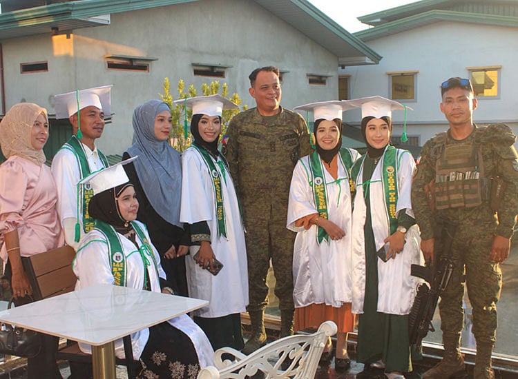 223 ALS learners graduate in Sulu