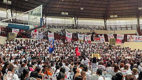 3,000 mitambong sa Cebu rally alang ni Hontiveros