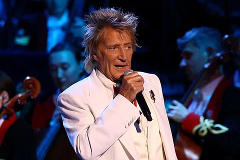 Rod Stewart undergoes surgery