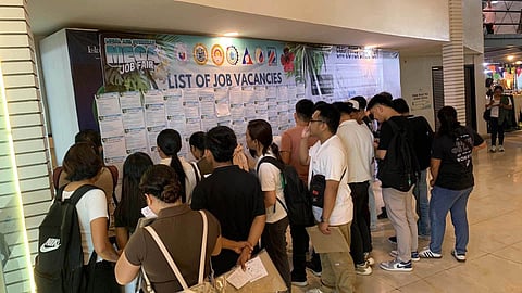 2,345 nagparehistro sa Peso-Peza Mega Job Fair sa Lapu-Lapu City