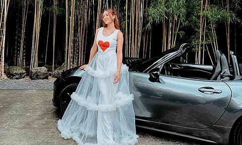 Following the massive success of her energetic dance-pop track “Hot Maria Clara,” Kapuso actress and singer Sanya Lopez reveals a deeply intimate and vulnerable side of her with the new single “Laro.” Produced and distributed under GMA Playlist, the track is now available across all major digital streaming platforms.