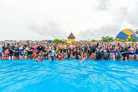 Cloudstaff treats staff, families at Aqua Planet