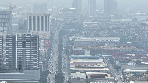 CEBU. Haze blankets the Metro Cebu skyline around 10:30 a.m. on September 3, 2026, as the area’s air quality reaches the “Acutely Unhealthy” level, according to the latest monitoring by the Environmental Management Bureau (EMB) under the Department of Environment and Natural Resources (DENR).