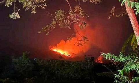AI Mode ConversationYou sent: 1 imageThe image shows a forest fire that broke out in Barangay Araibo, Pantukan, Davao de Oro, on the night of September 2, 2026. [1] (https://www.facebook.com/sunstardavaonews/posts/forest-fire-in-pantukanthe-pantukan-municipal-disaster-risk-reduction-and-manage/1553094126858797/), [2] (https://www.facebook.com/rmndxdcdavao/posts/look-forest-fire-sa-pantukan-gikumpirma-sa-pantukan-municipal-disaster-risk-redu/1616645857174440/), [3] (https://www.facebook.com/BrigadaNewsDumaguete/posts/%F0%9D%97%9A%F0%9D%97%A5%F0%9D%97%94%F0%9D%97%A6%F0%9D%97%A6%F0%9D%97%99%F0%9D%97%9C%F0%9D%97%A5%F0%9D%97%98-%F0%9D%97%A6%F0%9D%97%94-%F0%9D%97%97%F0%9D%97%94%F0%9D%97%A9%F0%9D%97%94%F0%9D%97%A2-%F0%9D%97%97%F0%9D%97%98-%F0%9D%97%A2%F0%9D%97%A5%F0%9D%97%A2mikatag-ang-dakong-kalayo-sa-kalasangan-sa-brgy-araibo-/1564595659017187/)Incident DetailsLocation: Barangay Araibo, Pantukan, Davao de Oro, near the boundary of Maragusan.Response: Barangay personnel and local disaster teams responded to the scene.Safety: Authorities confirmed that no residents were affected or displaced by the fire. [1] (https://www.facebook.com/xfmnewsagusandelsur/posts/forest-fire-miulbo-sa-boundary-sa-pantukan-ug-maragusan-sa-davao-de-oro-pipila-k/122259654542341775/), [2] (https://www.facebook.com/rmndxdcdavao/posts/look-forest-fire-sa-pantukan-gikumpirma-sa-pantukan-municipal-disaster-risk-redu/1616645857174440/), [3] (https://www.facebook.com/sunstardavaonews/posts/forest-fire-in-pantukanthe-pantukan-municipal-disaster-risk-reduction-and-manage/1553094126858797/)As reported by SunStar Davao, “The fire was initially responded to by barangay personnel, and no residents were reported affected in the area.”If you'd like, I can provide more details about:Current status of the fire containmentUpdates on local air conditions or weather forecasts in the areaFacebookFOREST FIRE' IN PANTUKAN The Pantukan Municipal Disaster ...The fire was initially responded to by barangay personnel, and no residents were reported affected in the area, according to an in...FacebookLOOK | FOREST FIRE SA PANTUKAN Gikumpirma sa Pantukan ...LOOK | FOREST FIRE SA PANTUKAN Gikumpirma sa Pantukan Municipal Disaster Risk Reduction and Management Council (MDRRMC) nga dunay ...Facebook𝗚𝗥𝗔𝗦𝗦𝗙𝗜𝗥𝗘 𝗦𝗔 𝗗𝗔𝗩𝗔𝗢 𝗗𝗘 𝗢𝗥𝗢 Mikatag ang ...GRASSFIRE SA DAVAO DE ORO Mikatag ang dakong kalayo sa kalasangan sa Brgy. Araibo, Pantukan, Davao de Oro, kagabii, Septyembre 2, ...Show allconvert this to news wire-style photo captionA forest fire illuminates the night sky over a mountainous ridge in Barangay Araibo, Pantukan, Davao de Oro, Philippines, on September 2, 2026. Local disaster management teams and barangay personnel responded to the blaze, which occurred near the boundary of Maragusan. Authorities reported that no residential areas were affected and no displacements occurred as a result of the incident.