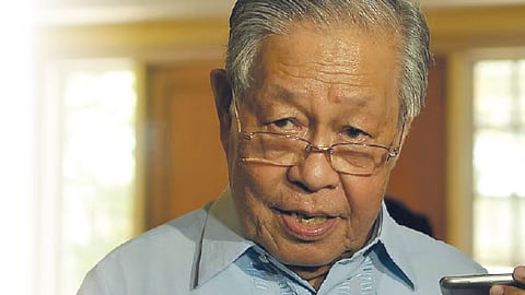Amicus Curiae Hilario Davide Jr.: Did Cebu’s Jun Davide, former Supreme Court chief justice and a framer of the 1987 Constitution, change his stand on impeachment votes?