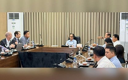 FLOOD SOLUTIONS. Public Works Secretary Vince Dizon presides over a meeting with officials of the Department of Public Works and Highways (DPWH), Haskoning Phils., Inc., and Project NOAH at the DPWH Central Office in Manila on Wednesday (Sept. 23, 2026). Dizon said the department is looking into combining concrete and nature-based components in flood control structures in flood-prone areas, particularly in Pampanga and Bulacan. (PNA photo by Ferdinand Patinio)
