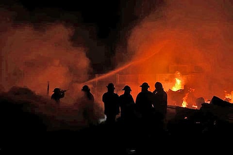 Tabok, Mandaue blaze. Investigators have yet to determine what caused the fire that destroyed 30 houses and a factory but there were reports that a couple had left a stove that used an LPG-filled butane canister unattended. (SunStar Foto/Ruel Rosello)